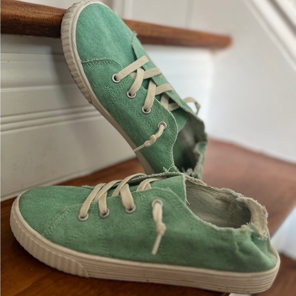 Madden Girl shoes - Picture 2 of 4